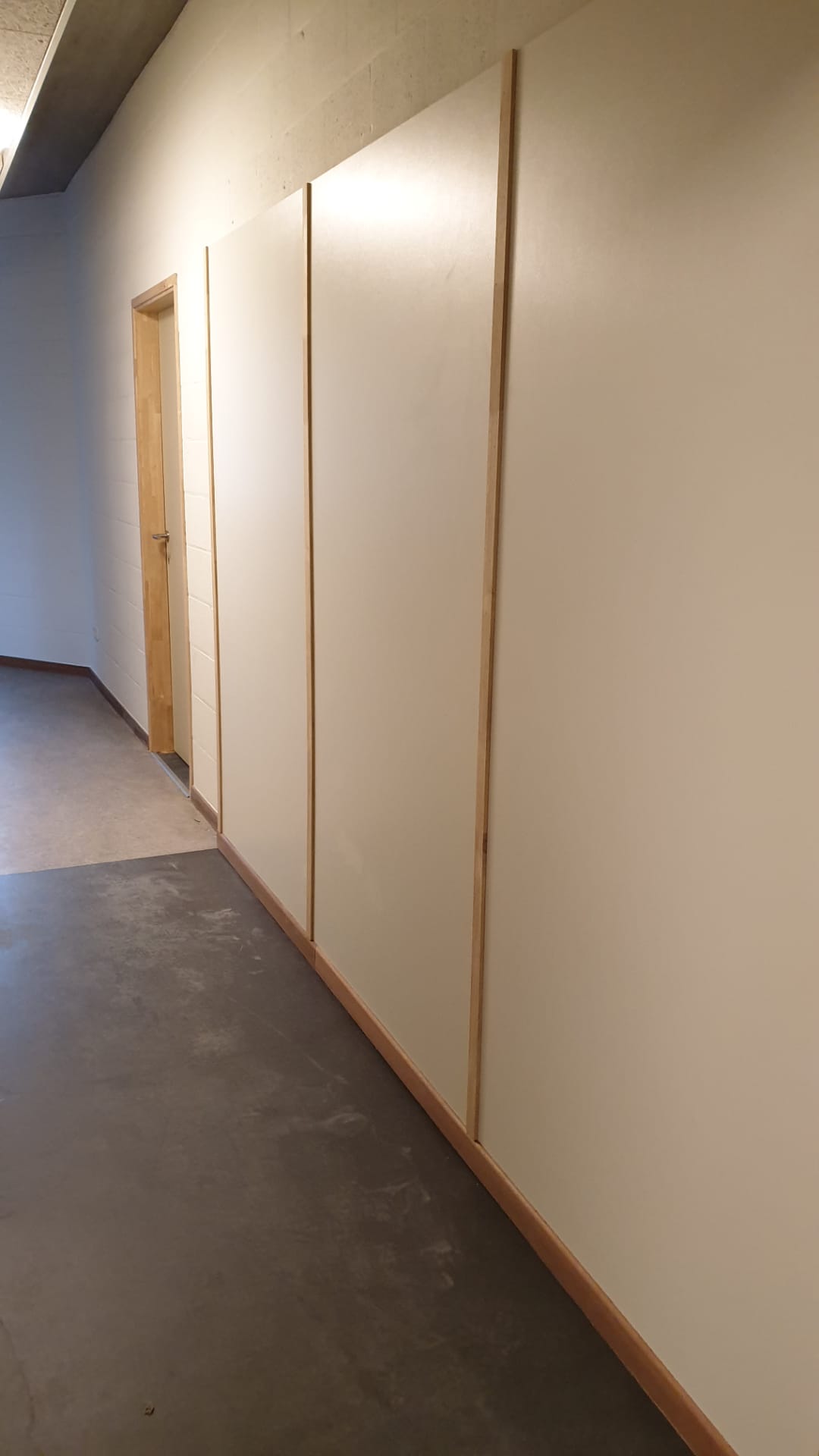 Binnendeuren, gyprocwerken plaatsing meubilair CAW Hasselt - Vrago Interieur